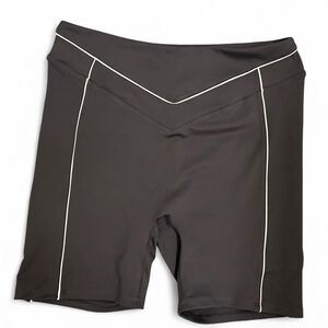 Women’s Black Jean-Style Active Shorts with Contrast Piping
